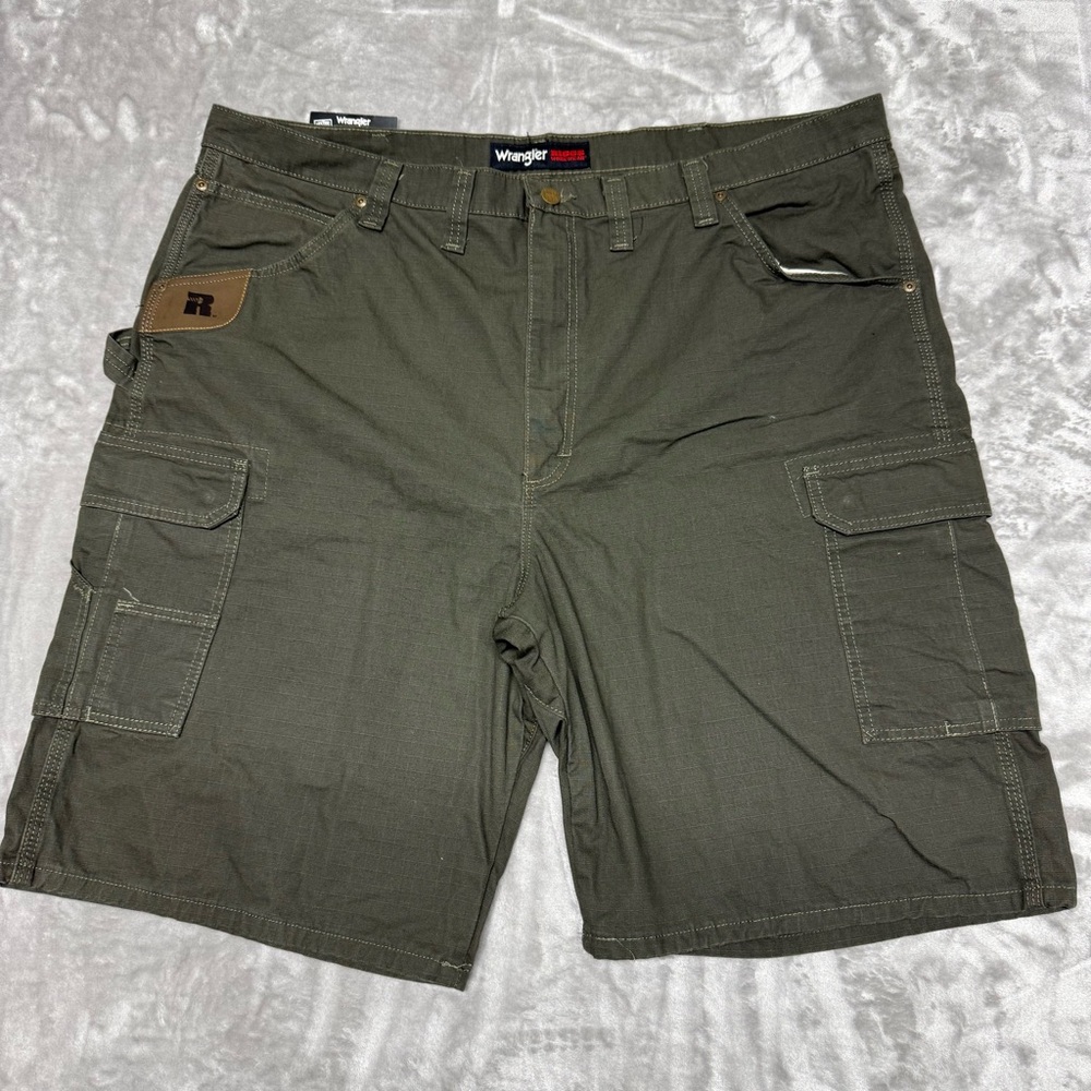 NWT Wrangler Riggs Workwear Shorts Men’s 44 Ranger Cargo Olive Relaxed Fit